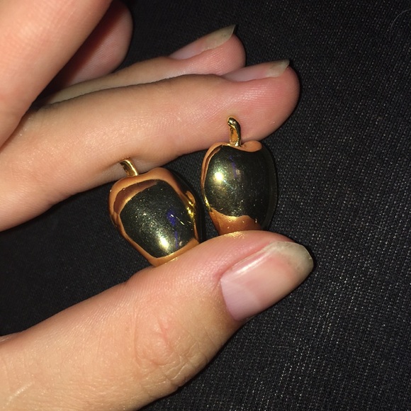 Cute gold apple pin 2 for $10 1 $5 - Picture 1 of 4